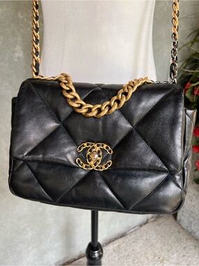 CHANEL 19 Small Flap Black Quilted Leather Bag with Mixed Metal Hardware
